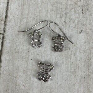 Sterling Silver 925 Frog Pendant & Earring a Set -Peridot Eyes
